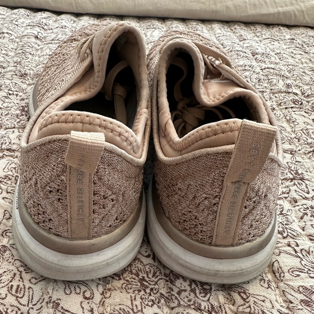 APL’s rose gold - Picture 3 of 5